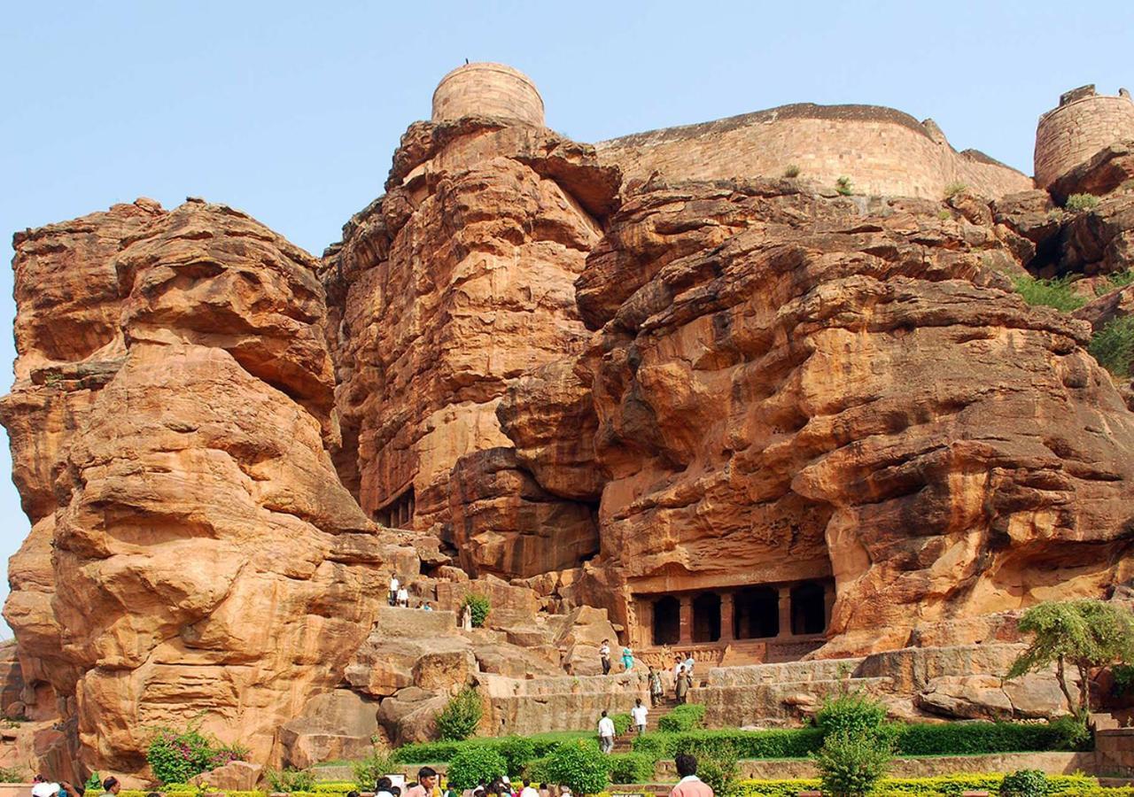 Agastya Villa By Veo - Part Of Stayvista Badami Exterior foto